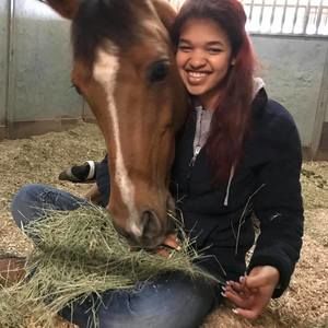 Meet your Posher, Corinna